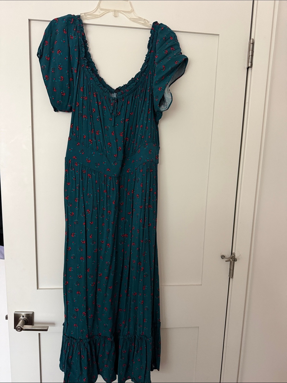 Torrid. 2X.   Teal Floral Maxi Dress with off shoulder Sleeves